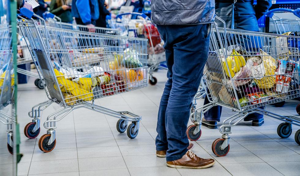 Butikkene har varslet et prishopp på mat fra 1. februar. Foto: Stian Lysberg Solum / NTB